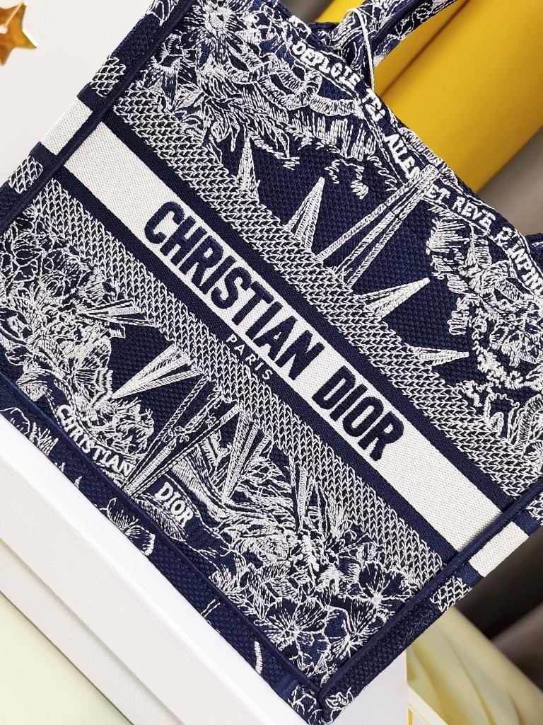 Christian Dior Shopping Bags